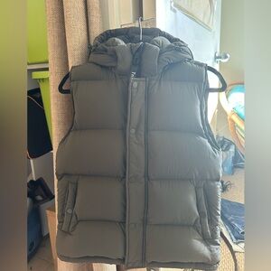 Ladies superpuff vest size small olive green